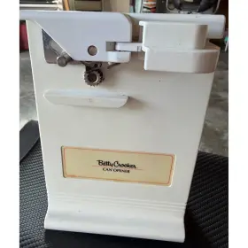 Betty Crocker Bc-1101 Electric Can Opener White Countertop Mod High Performance