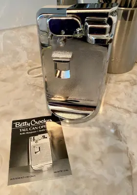 BC-2106 BETTY CROCKER Tall Bottle Opener Knife Sharpener