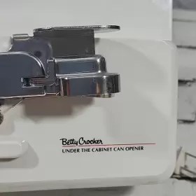 BC1103 BETTY CROCKER Cabinet Opener #2