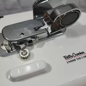 BC1103 BETTY CROCKER Cabinet Opener #3