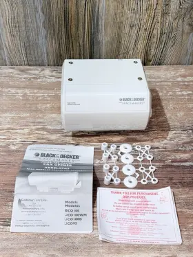 C0100 BLACK DECKER Spacemaker Cabinet Opener Box