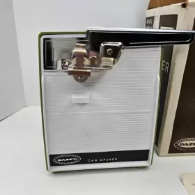 1899-1 DAZEY Vintgate Electric Opener Avocado #2