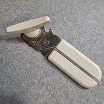 Pampered Chef Safety Smooth Edge White Manual Bottle Can Opener 2758 Retired. Fixed Price $42.99.