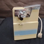 Vintage Rival 781/5 Almond Countertop Automatic Can Opener. Fixed Price $17.59.