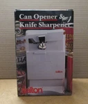 Vintage Salton Electric Can Opener & Knife Sharpener White Model Co-2. Fixed Price $76.00.